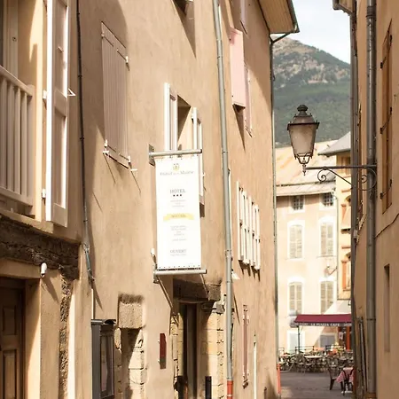 Hotel Logis - De La Mairie