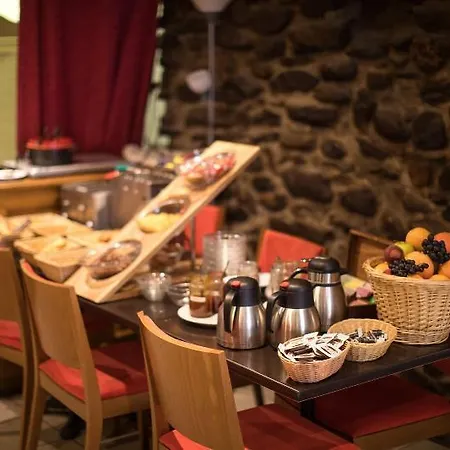 Hotel Logis - De La Mairie 3*