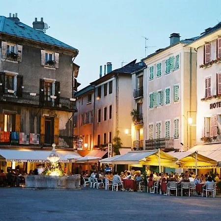 Hotel Logis - De La Mairie 3*