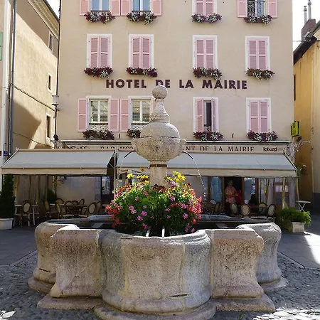 Logis - De La Mairie 3*