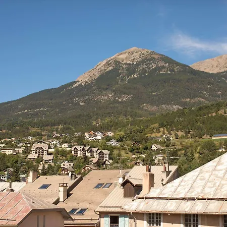 Hotel Logis - De La Mairie 3*
